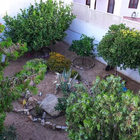 Beachfront Family Home, Filitsa House 別荘